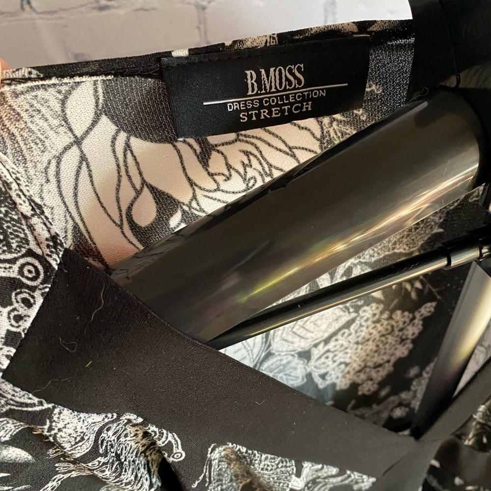 Tailor B. Moss Black and White Floral Dress - Picture 3 of 5